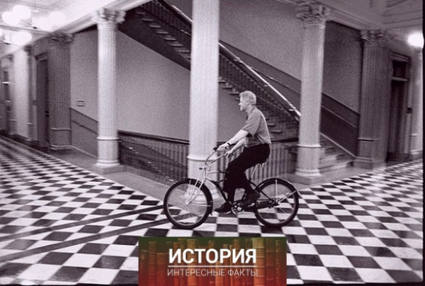 Белый дом, Вашингтон, США, январь 2001 год 
Президент Билл Клинтон..0