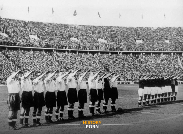 Берлин, май 1938 года. Перед началом товарищеского матча..0