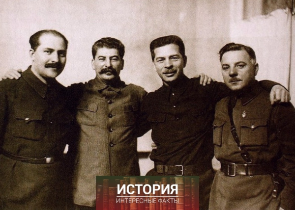 Каганович, Сталин, Постышев,..0
