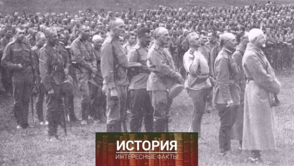 Молебен перед наступлением в полках 37-й пехотной дивизии. На фото..0
