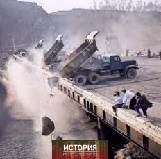 Строительство Братской ГЭС. Начало перекрытия Ангары, 1959..0