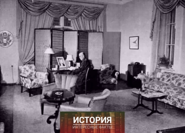В 1951 году британский радиооператор в посольстве Великобритании..1