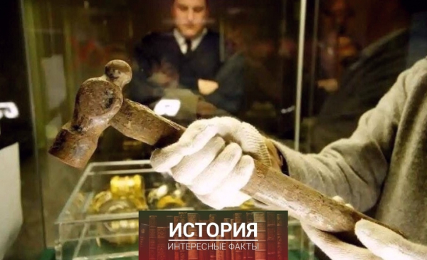 В 1992 году простой фермер Питер Уотлинг, вспахивая поле осенью,..2