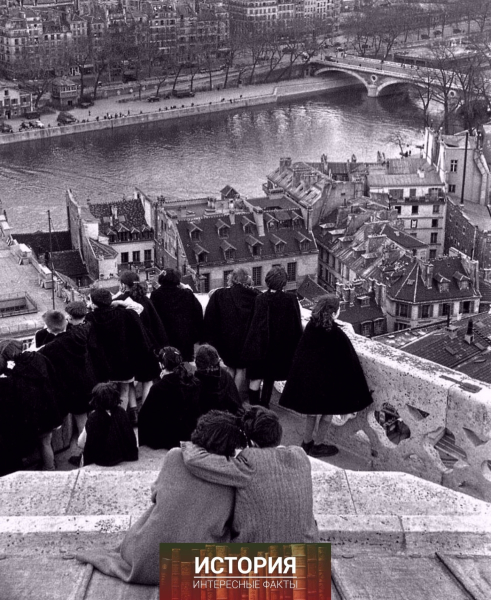 Вид на Париж с собора Нотр-Дам-де-Пари, 1953..0