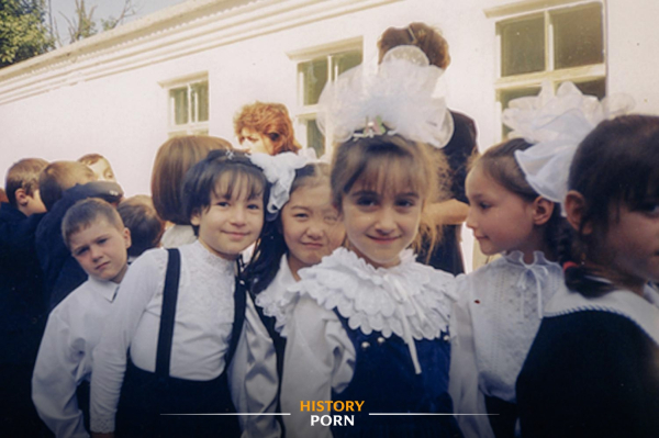 Беслан, Северная Осетия, 1 сентября 2004 года. Фотография..0