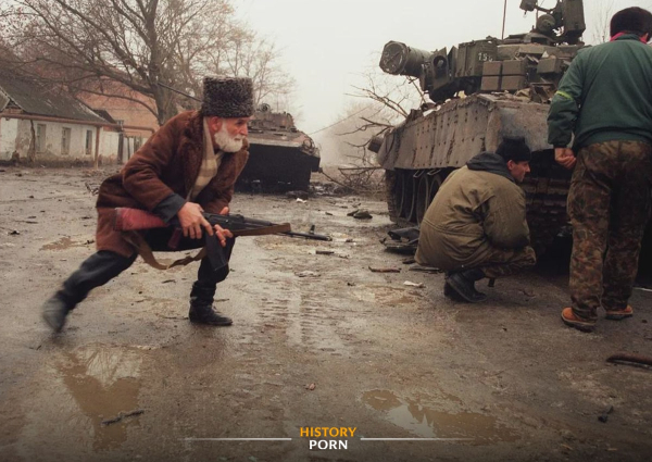 Грозный, 1995 год. На фотографии — 54-летний чеченец вскоре после..0
