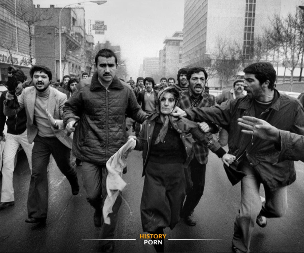 Исламская революция, Иран, 1979 год. На фоне массовых беспорядков и..0