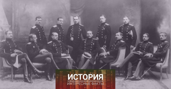 Стоят: А. Пашков, В. Пашков, кн. Щербатов (умер от тифа в..0