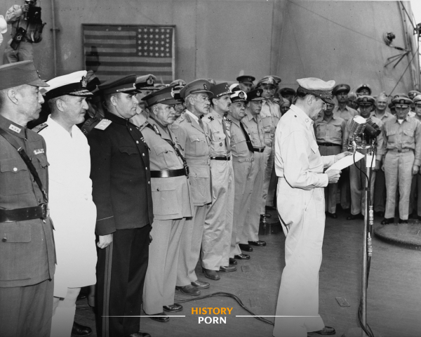 Токийский залив, 2 сентября 1945 года. На борту линкора USS Missouri..0