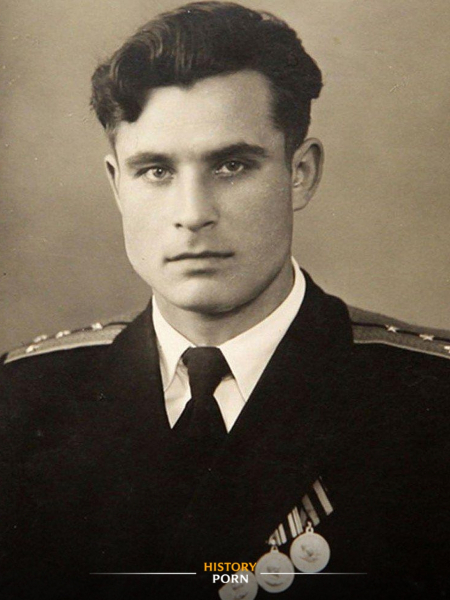 27 октября 1962 года, в разгар Кубинского ракетного кризиса,..0