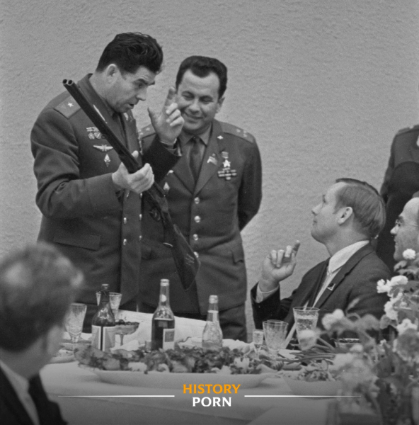 1 июня 1970 года советские космонавты Георгий Береговой и Павел..0