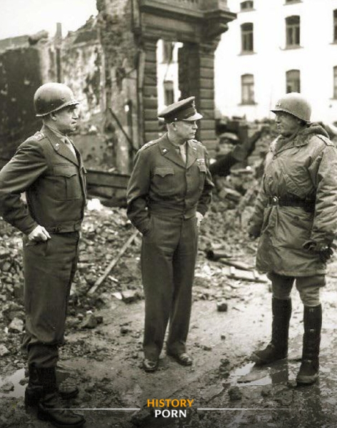 Омар Брэдли, Дуайт Эйзенхауэр и Джордж Паттон находятся в..0