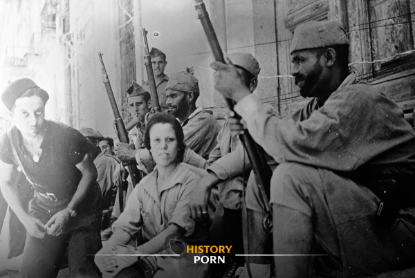 17-летняя девушка, работавшая медсестрой в рядах националистов во..0