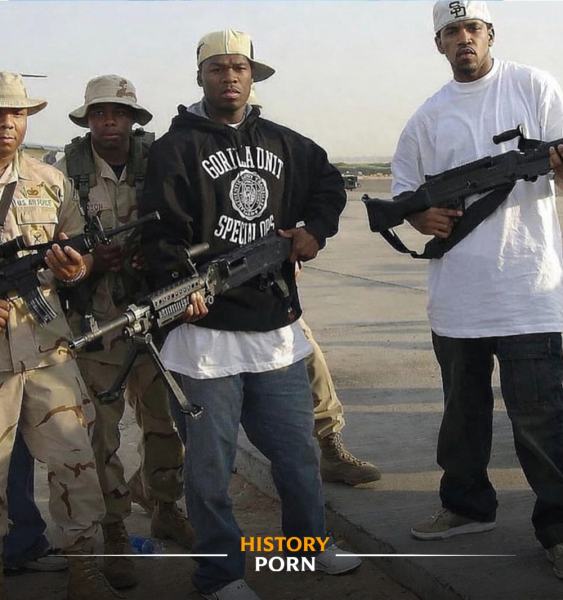 50 Cent и Ллойд Бэнкс из коллектива G-Unit с американскими..0