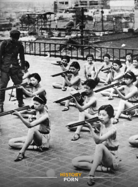 На снимке — репетиция агитационно-показательного выступления в..0