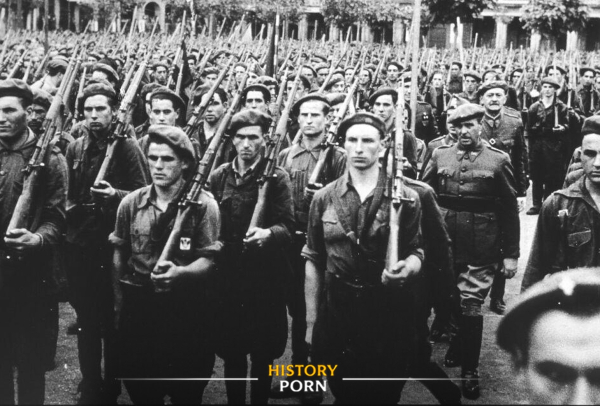 Памплона, 1937 год. На фотографии запечатлена бригада наваррских..0