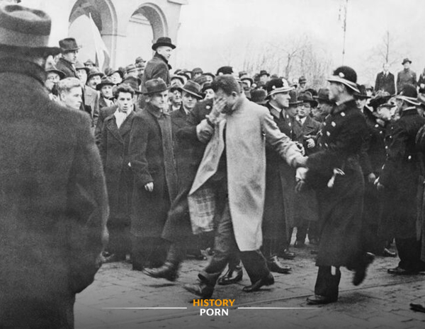 Прага, 1934 год. В Карловом университете вспыхнула массовая драка..0