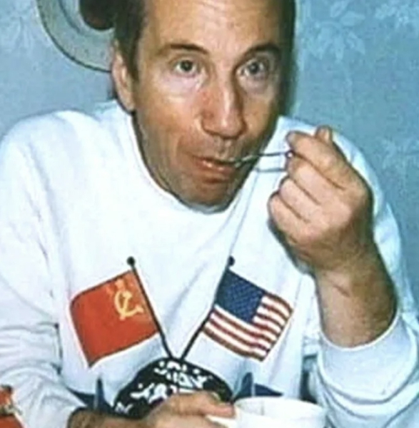 После падения железного занавеса Савелий Крамаров решился на..2