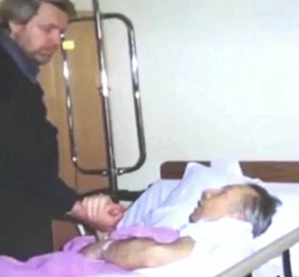 После падения железного занавеса Савелий Крамаров решился на..3