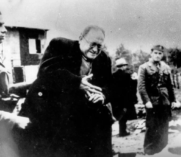 В 1941–1942 годах в концентрационном лагере Ясеновац, находившемся..0