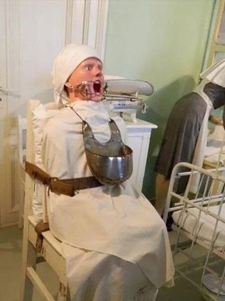 В 70–80-е годы в СССР удаление небных миндалин (гланд) у детей было..0