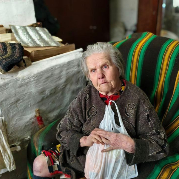 Помощи нет, все деньги ушли на лекарства и дрова.
Каждый месяц..0