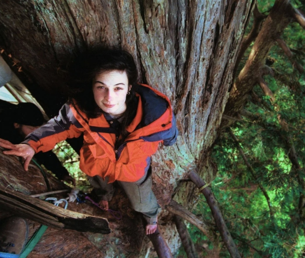 Жизнь Джулии Хилл круто изменилась после тяжелой аварии в 1996..1