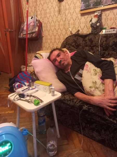 У Павла тяжёлая болезнь лёгких и ему срочно нужна помощь.
«Люди..2